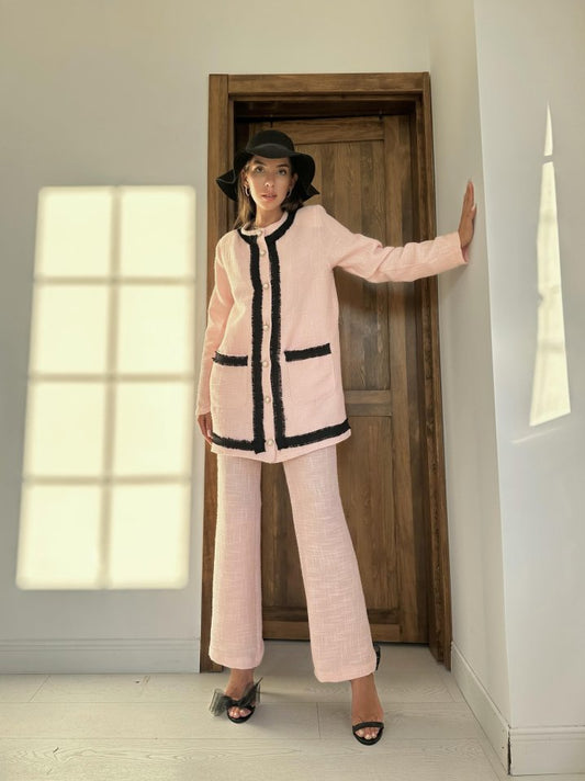 Pembe Siyah Şeritli Yakasız Ceket Ve Pantolon Takım
