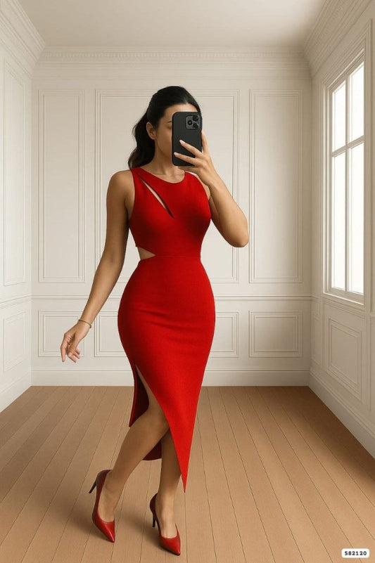 Kadın Goğüs Detaylı Sırt Dekoltelı Yırtmaç Detaylı Scuba Elbise