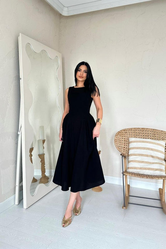 Siyah Yanları Büzgülü Midi Boy Keten Elbise