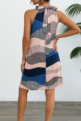 Kadın Sıfır Kol Boyundan Askılı Desenli Midi Süprem Elbise