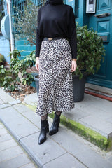 Kadın Yüksek Bel Leopar Desenli Midi Krep Etek