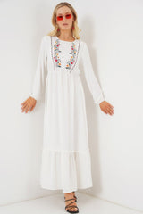 Nakışlı Uzun Tesettür Elbise 2550 - Beyaz